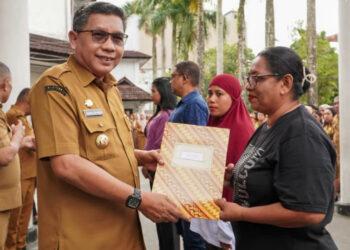 Pemkot Ambon Salurkan 80 Booth dan 200 Etalase Untuk UMKM