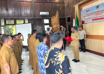 OJK Maluku dan Pemda SBT Perkuat Sinergi Lewat Pengukuhan TPAKD