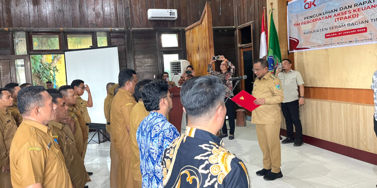 OJK Maluku dan Pemda SBT Perkuat Sinergi Lewat Pengukuhan TPAKD