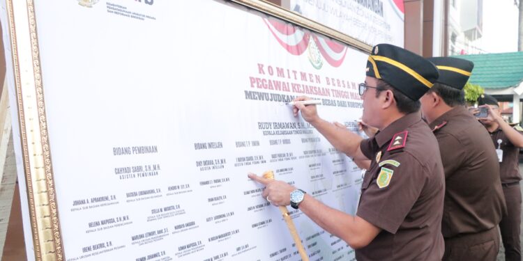 Komitmen Bersih dari Korupsi, Kejati Maluku Canangkan WBK/WBBM