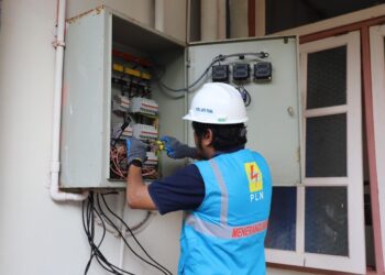 PLN UIW MMU Pastikan Keandalan Listrik pada Bakti Sosial Kemensos di Malra