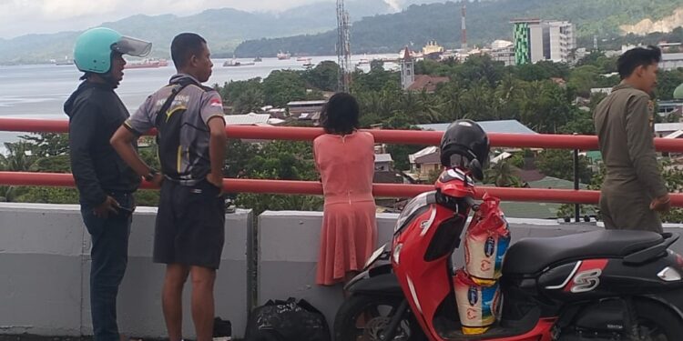 Prajurit TNI Gagalkan Aksi Bunuh Diri Wanita di JMP Ambon