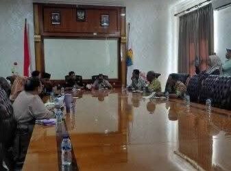 DPRD Maluku Soroti Dugaan Campur Tangan Istri Bupati SBB dalam Pemerintahan
