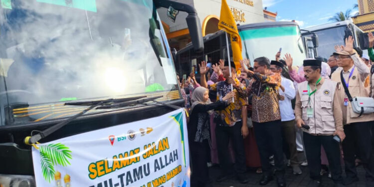 Lepas 461 Calon Jemaah Haji, Ini Harapan Walikota Ambon