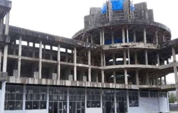 Kantor Walikota Ambon Pindahkan ke Transit Passo Cuma Wacana? Bodewin: Uang dari Mana?