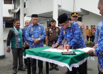 Penandatanganan Pakta Integritas SPMB Warnai Upacara Harkitnas di Pemkot Ambon